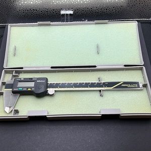 Mitutoyo Absolute Digimatic Caliper Model #CD-6-CS Code # 500-196